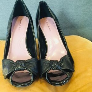 Tahari patent peep toes heels with leather bow
